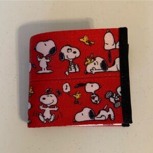 Harveys White and Red Peanuts Character Wallet